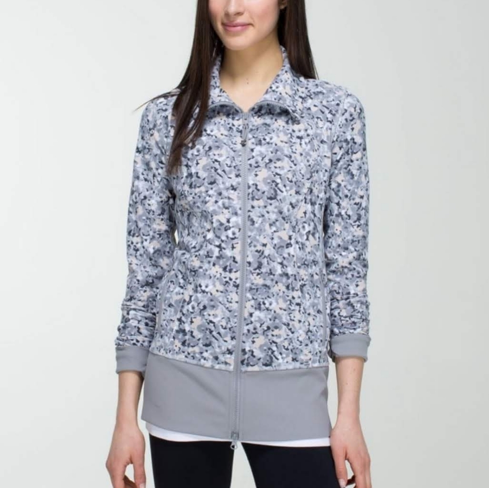Lululemon Nice Asana Women Camouflaje Jacket Size 6